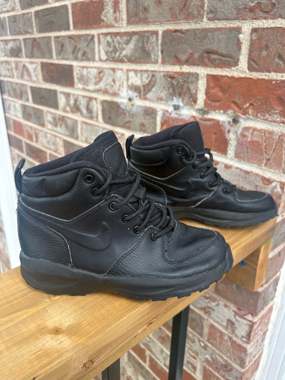 Nike Kids Manoa LTR boots Size 13C